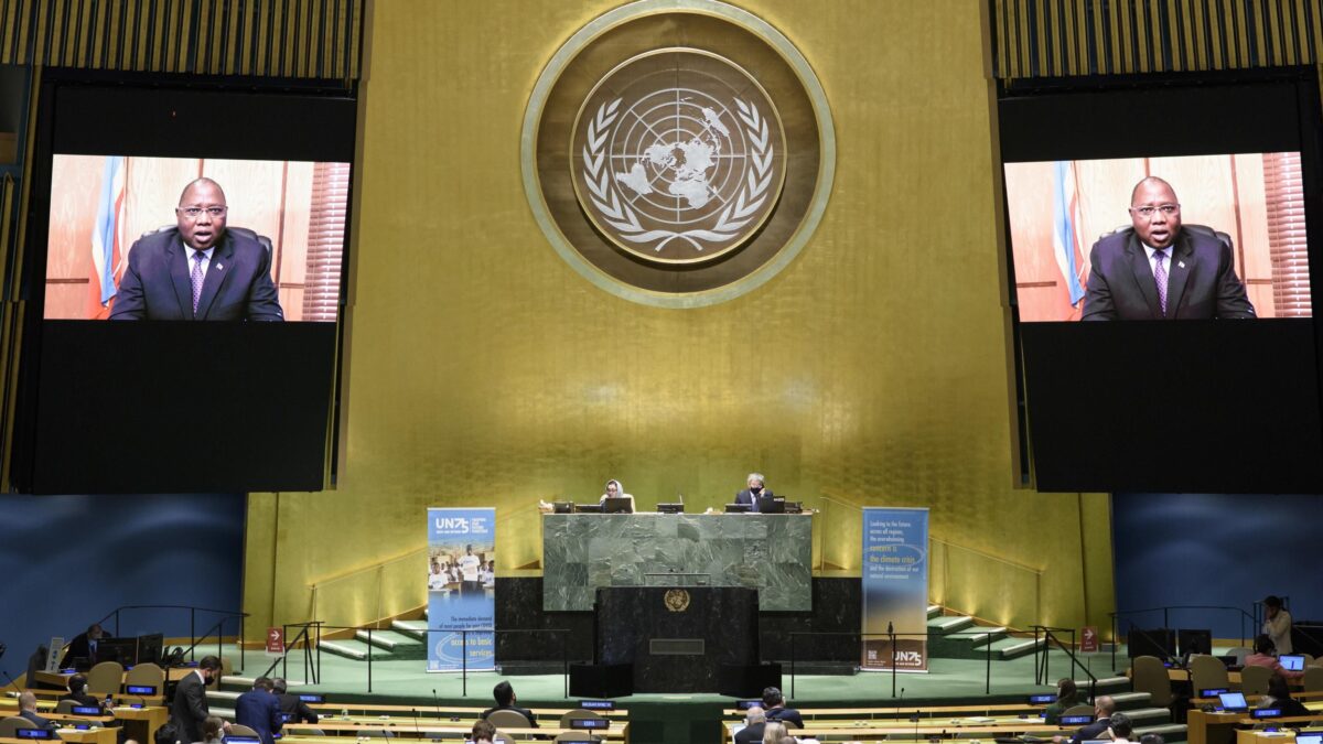 Nell’ex Swaziland il Covid uccide il premier: in 100 sperano nella successione