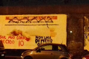 Manifesti choc abortoPro Vita & Famiglia: «Lucarelli, Parenzo, Saviano incalzano, i teppisti strappano»