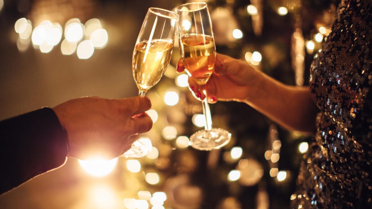 Il giro dei vini in 20 Regioni per il brindisi dal prezzo giusto