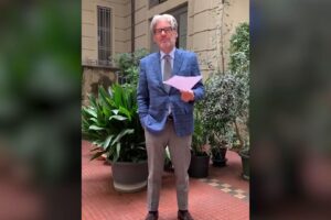 «Tasse. Pago quello che posso». Il libro di Del Debbio in allegato con «La Verità» o «Panorama» dal 22 dicembre