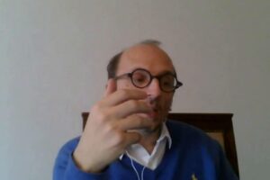«Le regole anti Covid valgono per tutti, ma non per il Re Macron»