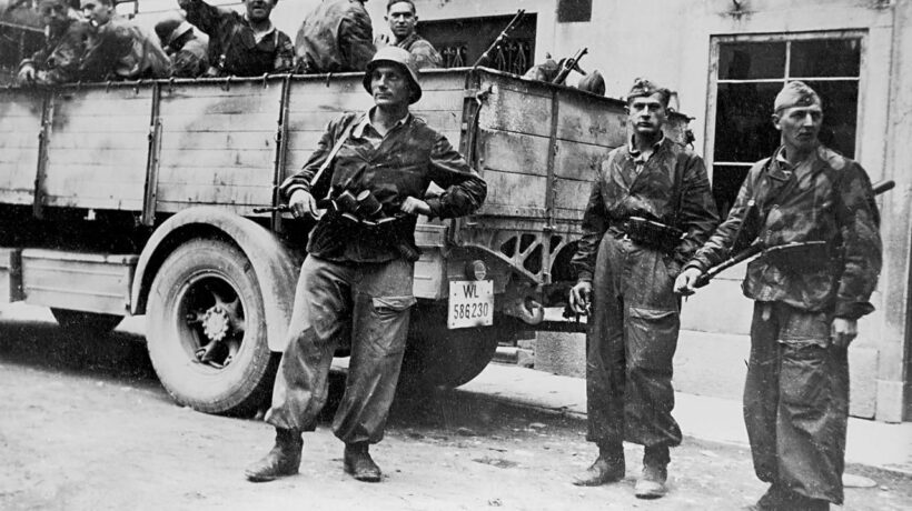 Uomini della Luftwaffe durante un rastrellamento nelle Valli del Pasubio a metà giugno 1944 (Courtesy Cierre)