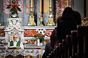 C’è chi non ci sta «Sulle messe è in gioco la libertà di tutti»