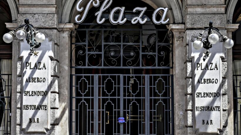Fughe, scorte e patrimoni. La famiglia allargata di Conte porta solo guai