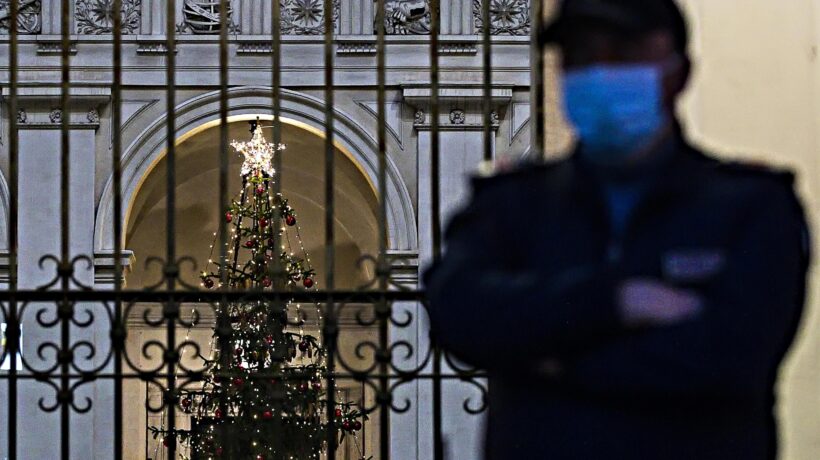 Ennesima giravolta del governo. Ora l’idea è sequestrare il Natale