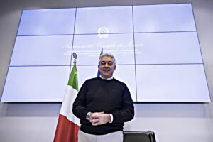 Le siringhe sono d’oro ma non hanno la «sicura»