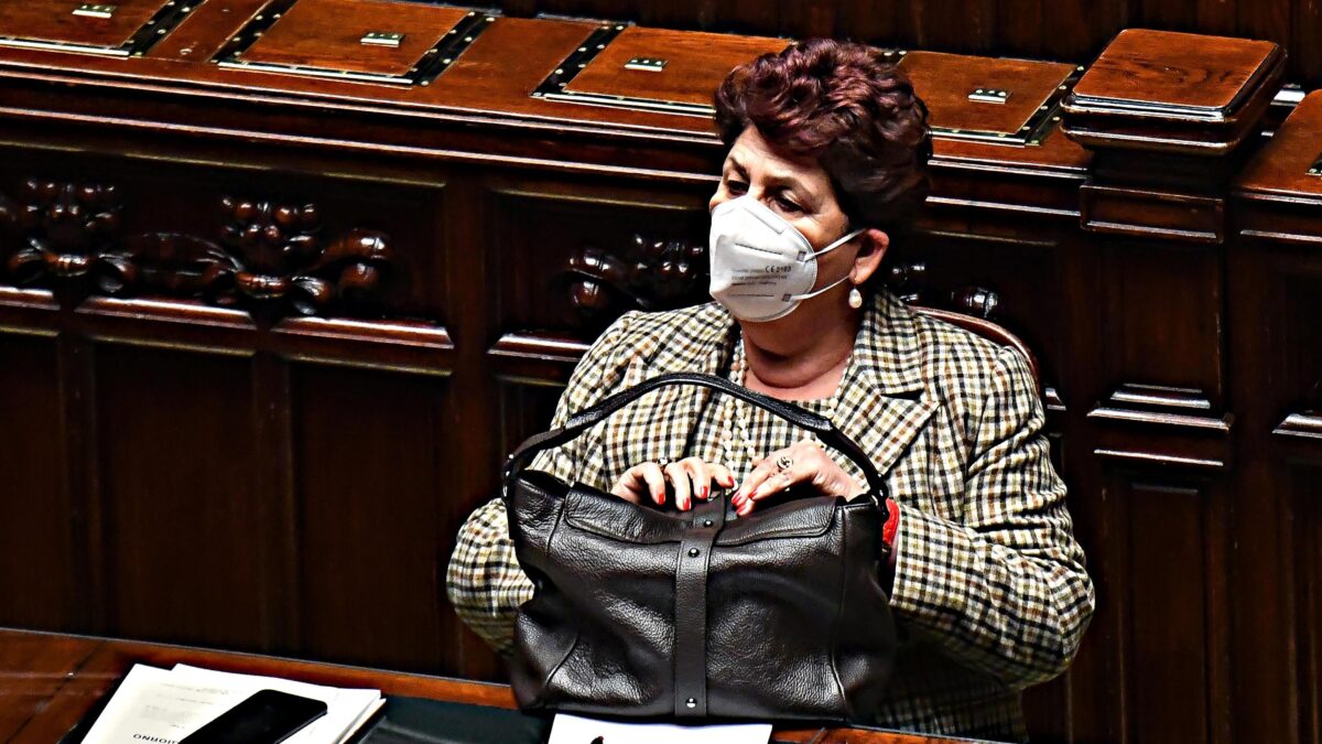 Renzi, ultimo bluff. Diserta il confronto con Palazzo Chigi che aveva chiesto lui