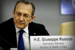 A trattare sui vaccini hanno mandato l’uomo di cui Sileri pretende la testa