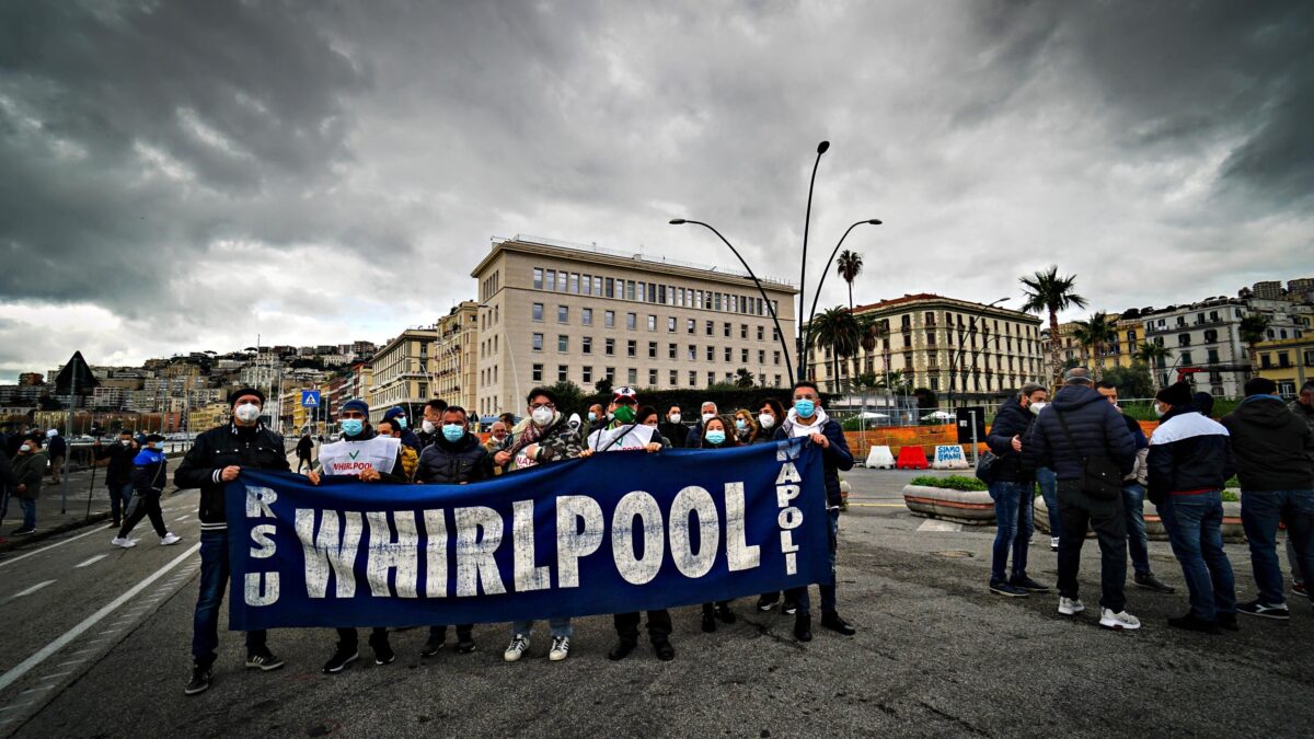 I grillini falliscono pure su Whirlpool. Operai licenziati dal prossimo aprile
