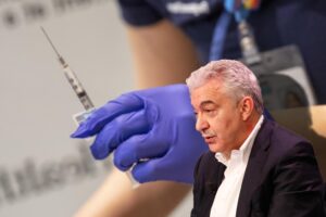 Le siringhe di Arcuri snobbate pure dall’Ema