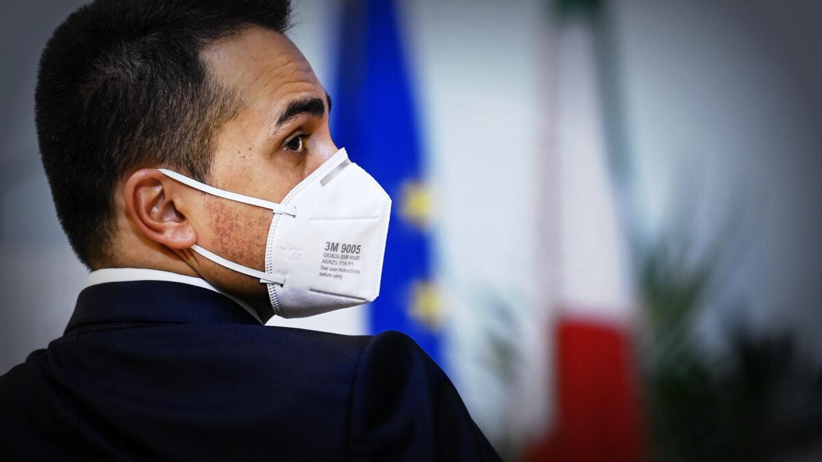 Gli italiani bloccati denunceranno Di Maio
