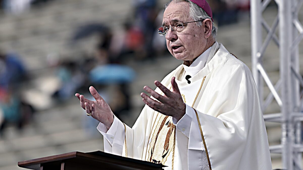 Papa Francesco frena gli appelli anti aborto dei vescovi americani