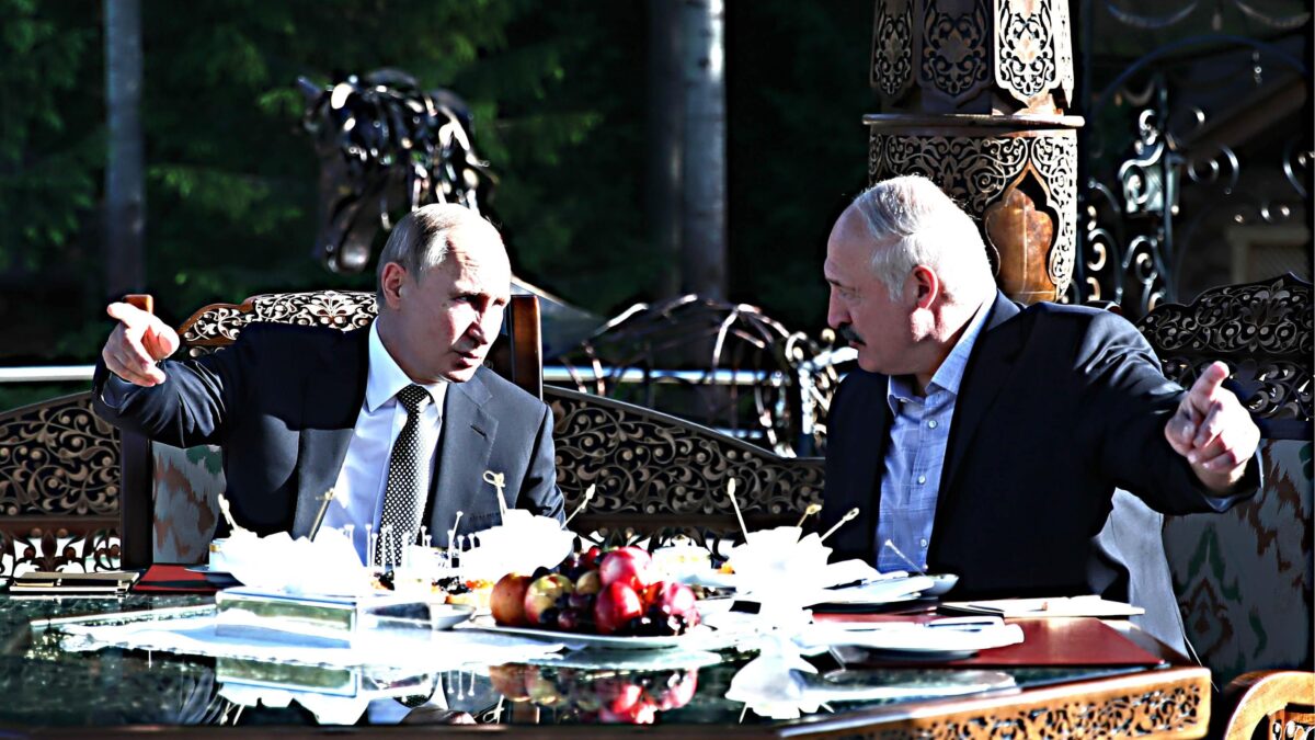 Putin scarica Lukashenko: deve andare via
