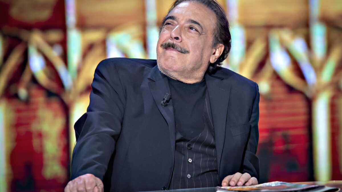C’è ancora un comico che fa ridere senza buttarla (soltanto) in politica