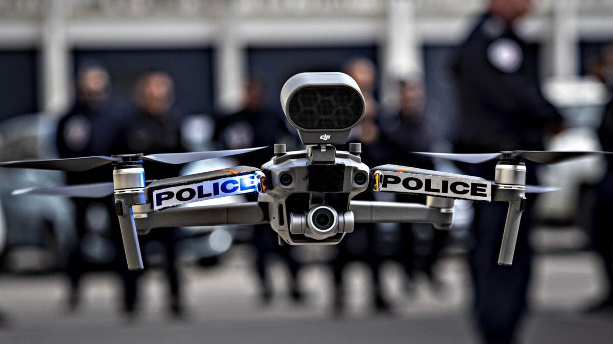 Grazie al Covid ci spiano con il drone. In Francia scoppia la grana privacy