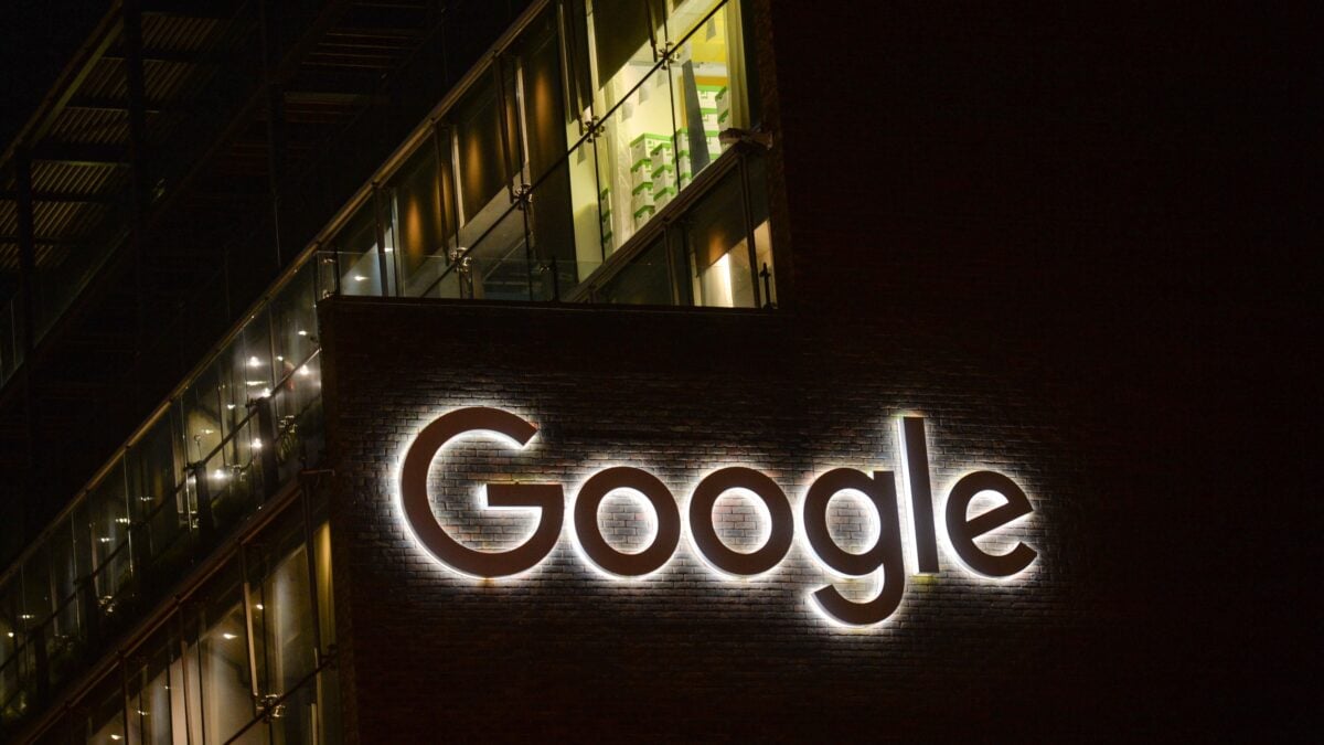 Fondi neri e tangenti. Indagati Google e manager di Leonardo