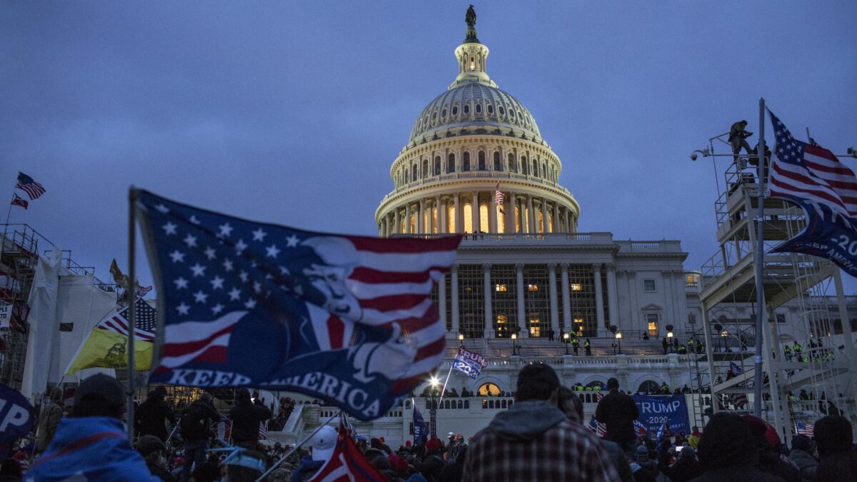 America: quattro morti e coprifuoco Biden è ufficialmente il nuovo leader