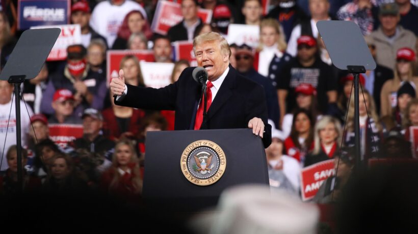 «Trova i voti, la gente è arrabbiata». La telefonata che imbarazza Trump