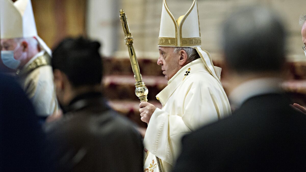 Imbarazzo vaticano sulla Comunicazione che ha censurato il Papa imprevedibile