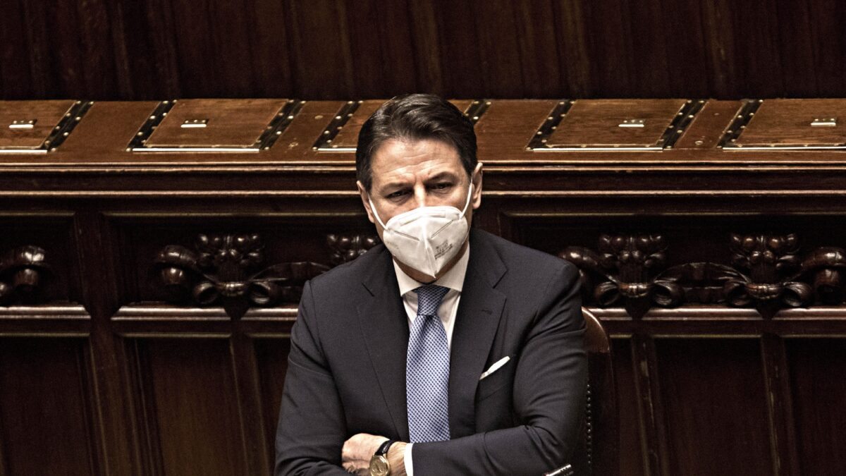 Conte si umilia per la poltrona