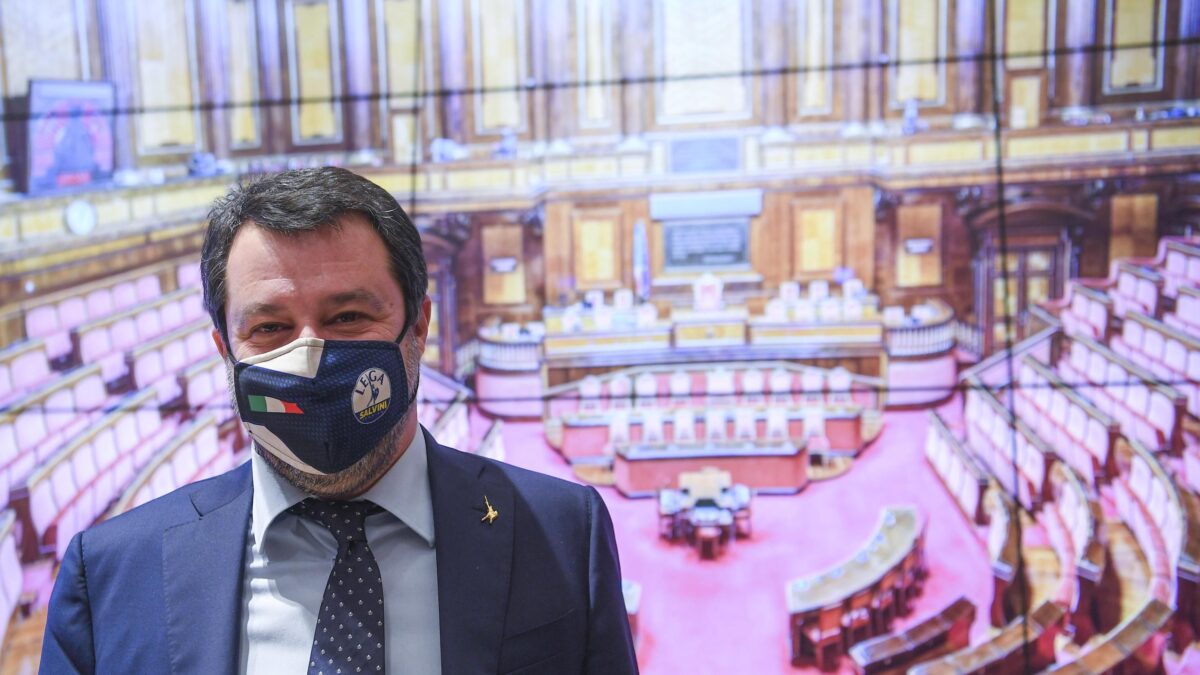 Centrodestra unito: «No inciuci, resta il voto»
