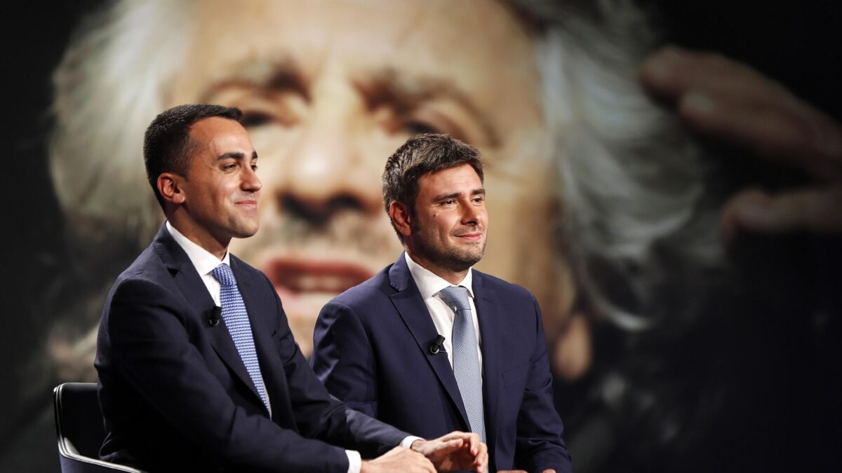 I frondisti m5s possono fare scherzi ma il richiamo del mutuo resta forte