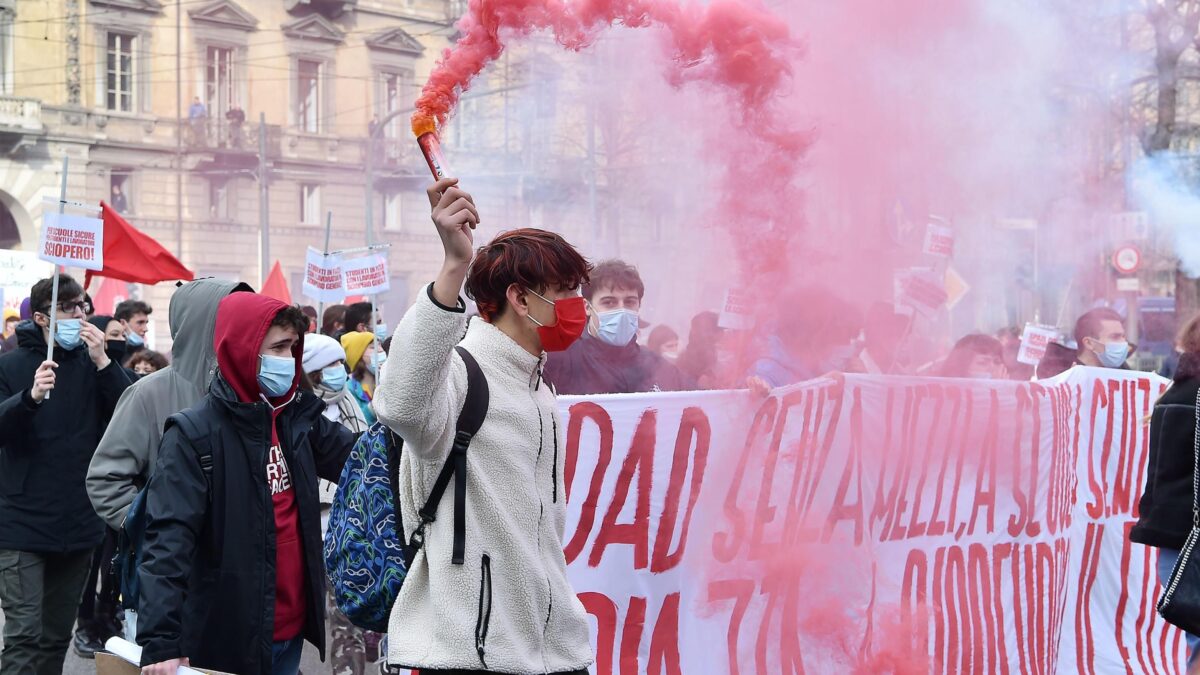 Occupazioni in tutta Italia. «Dimostriamo allo Stato che si può tornare in aula»