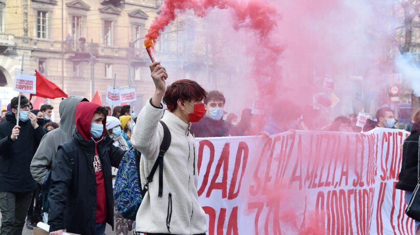 Occupazioni in tutta Italia. «Dimostriamo allo Stato che si può tornare in aula»