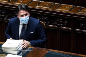 Cosa nasconde la guerra sul controllo degli 007?