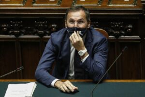 Inaspriti i criteri per le chiusure. Sarà più facile finire in zona rossa
