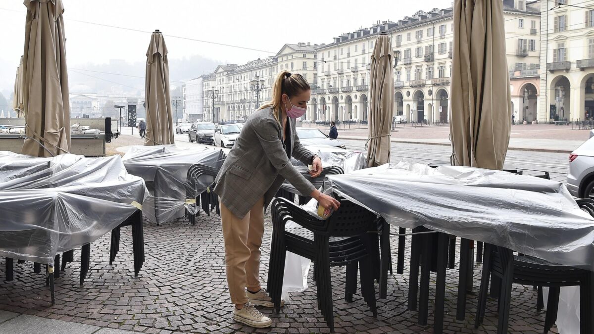 Locali pubblici beffati dal caos colori. Resteranno aperti solo due giorni