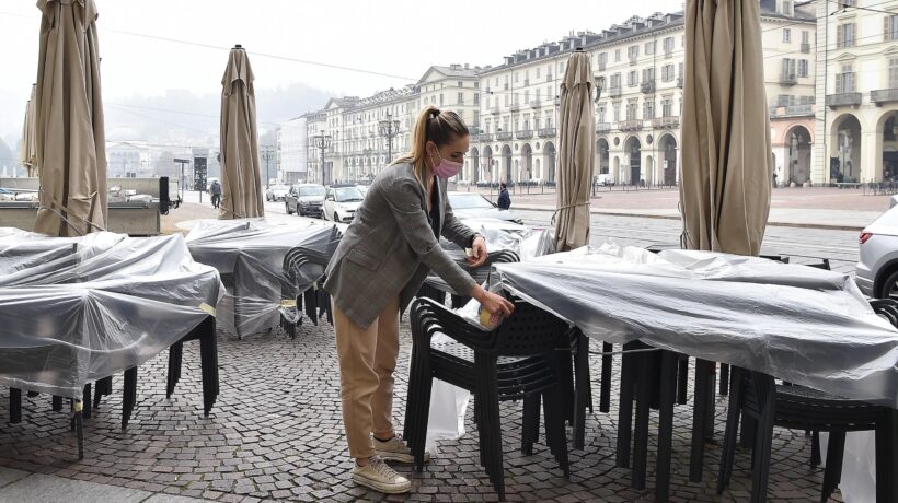 Locali pubblici beffati dal caos colori. Resteranno aperti solo due giorni
