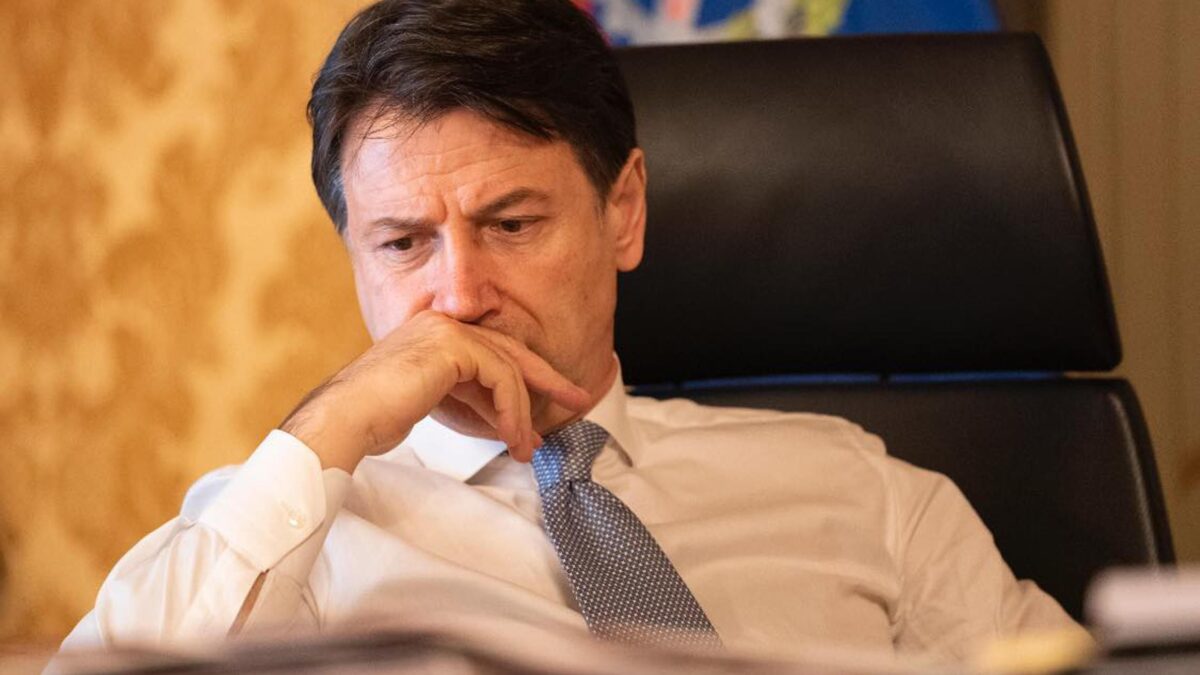 Il governo traccheggia sulla crisi e ferma i bonus per le aziende