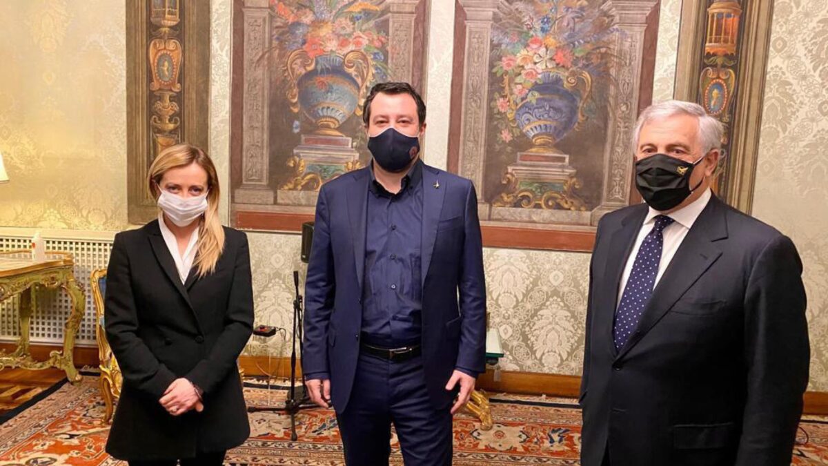 Il centrodestra ha finito la pazienza: «Così diventa impossibile lavorare»