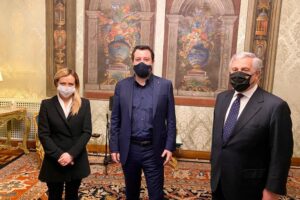 Il centrodestra ha finito la pazienza: «Così diventa impossibile lavorare»