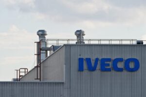 Dal governo 2 miliardi alla mobilità verde. Ma Iveco ora rischia di andare ai cinesi