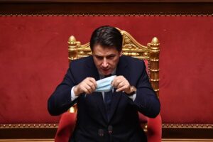 Povera patria in mano a un servo Truffaldino