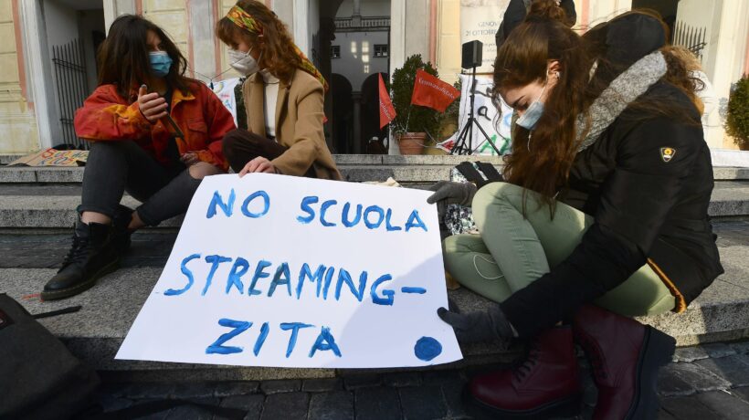 I supertecnici «riaprono» le scuole per fare un piacere alla Azzolina