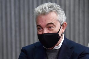 Arcuri ripete il teatrino anche con Moderna