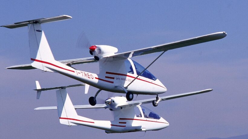 Due ultraleggeri Sky Arrow, originariamente progettati da Furio Lauri. Fu presentata anche una versione Uav. Oggi sono prodotti dalla Magnaghi Aeronautica (Magnaghi Aeronautica)