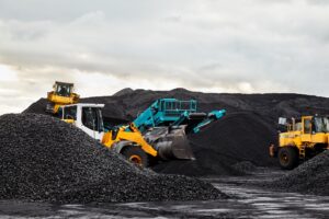 Arriva una Befana a corto di carbone, sbriciolato da crisi e campagne «verdi»