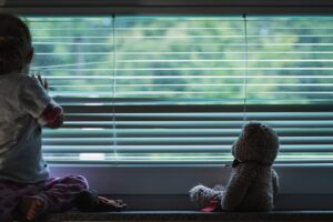 Case famiglia, Pro Vita e Famiglia: «Il neo partito gay vuole indottrinare anche questi bambini»