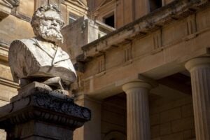Spocchioso e altero Carducci cedeva al vino e alle donne