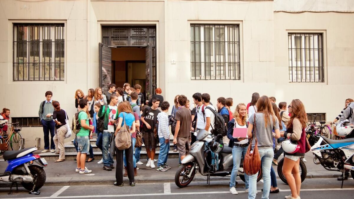 Scuola riaperta nel caos