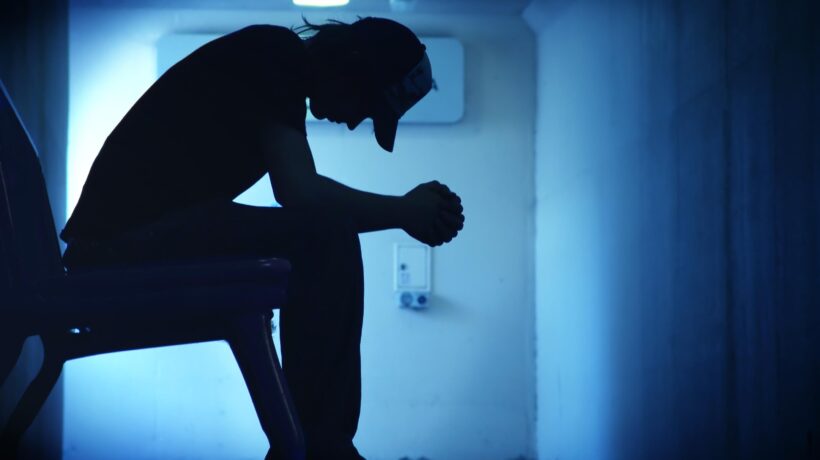 Un giovane al giorno ha tentato il suicidio