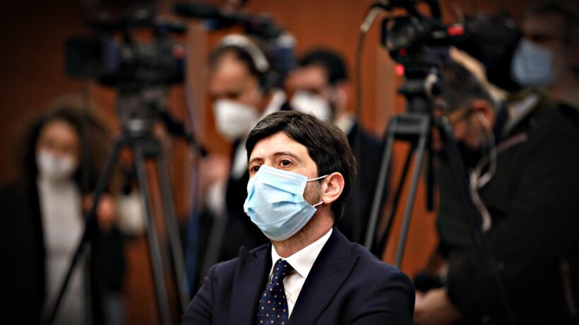 Sui vaccini millantano record per coprire i ritardi