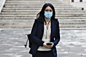 La Azzolina boccia la sua scuola a distanza