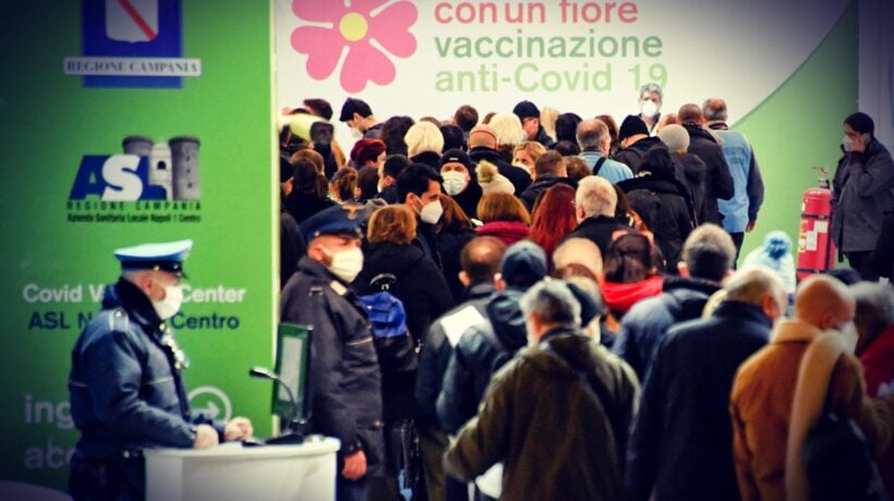Il boom di imbucati nelle vaccinazioni conferma che il piano Arcuri è in tilt