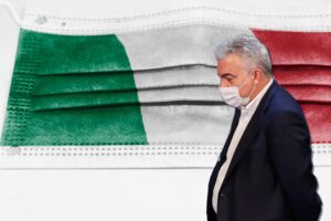 I mille contatti tra Arcuri e l’uomo delle Ffp3