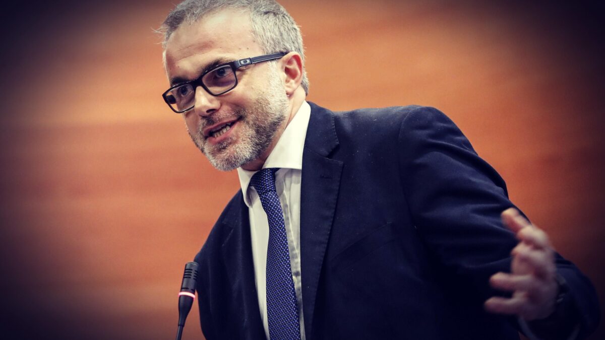 Il governo ci mette una pezza e prova a congelare l’invio di tutte le cartelle esattoriali